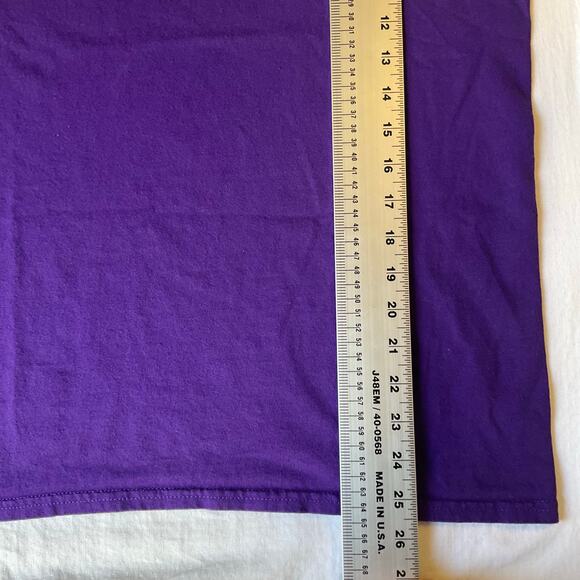 Gildan Women T-shirt size M Purple ShortSleeve Crew Neck Born A Wildcat - Picture 4 of 8